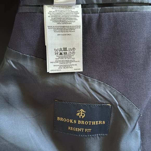 Brooks Brothers Navy Suit — 42L - Picture 5 of 10